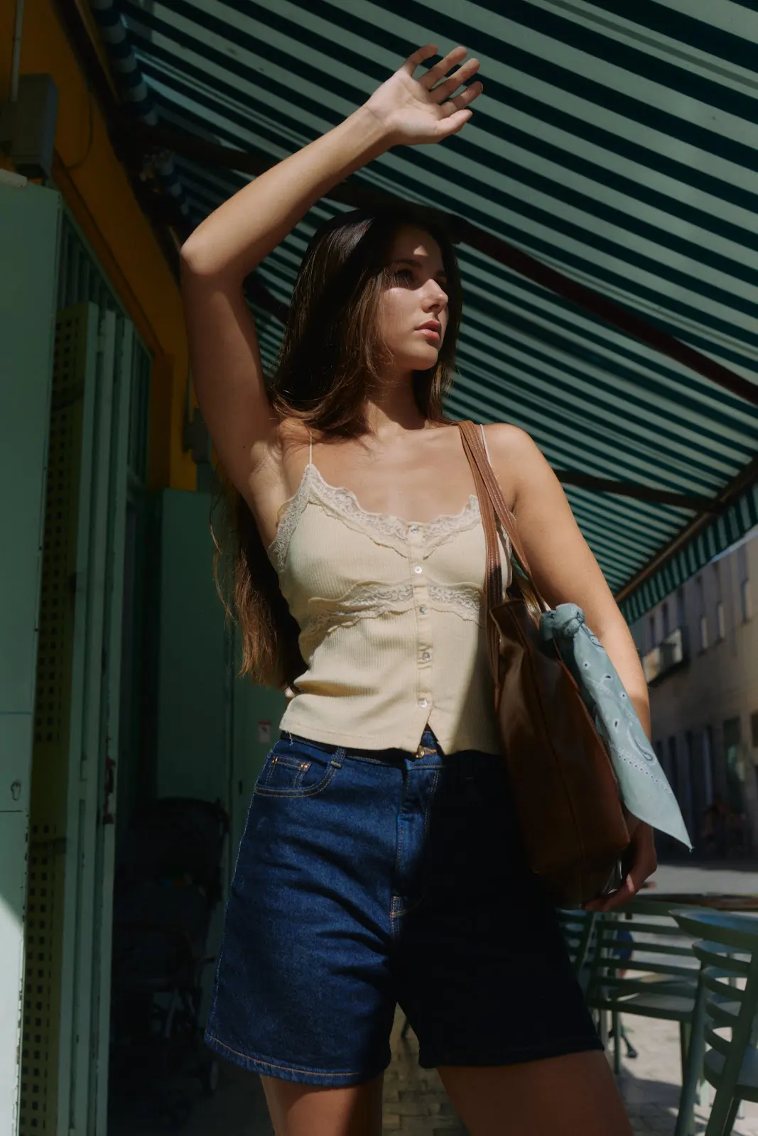 Musculosa cruda con puntilla — Detalle de desperfecto