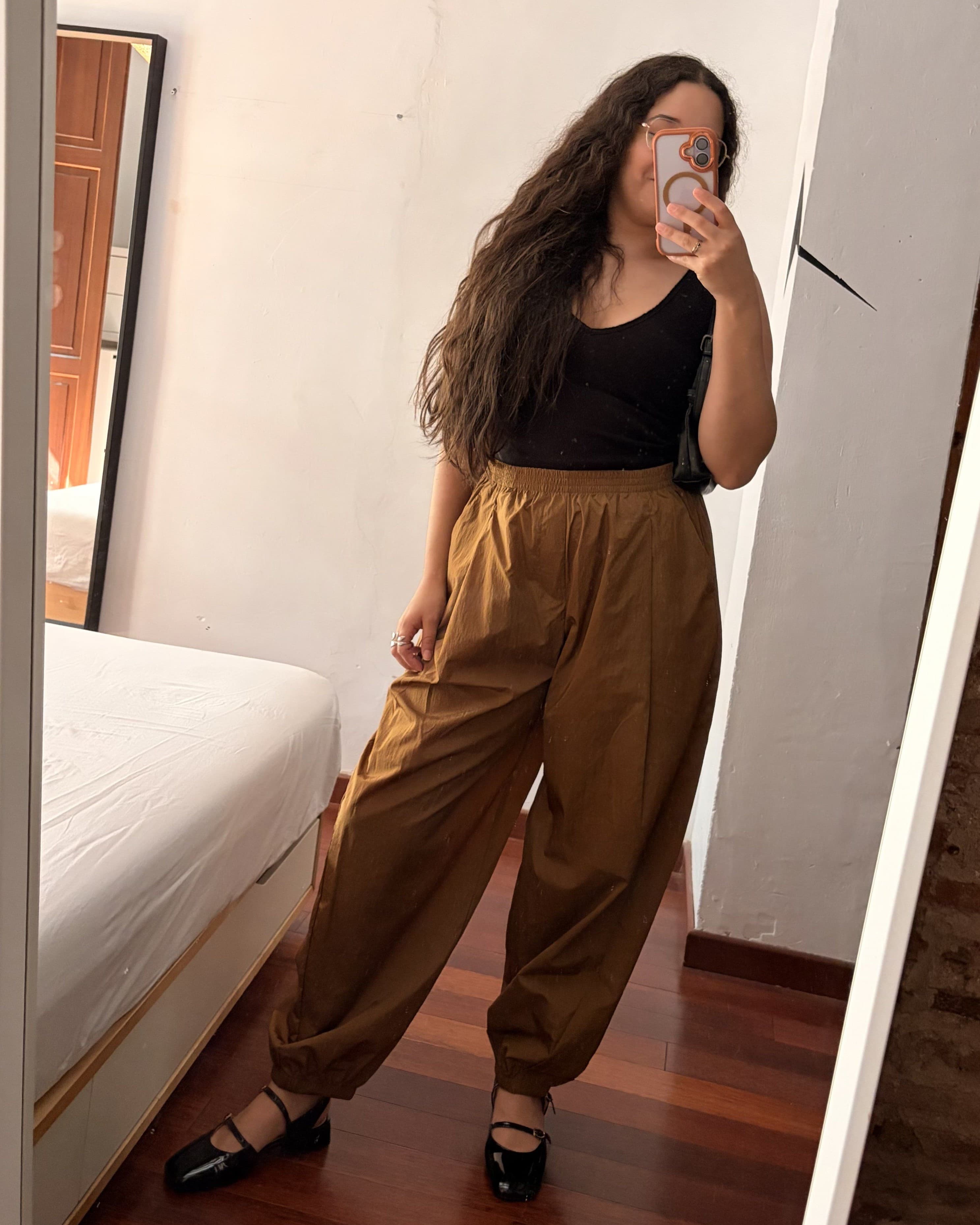 Pantalón baloon cobre — Detalle