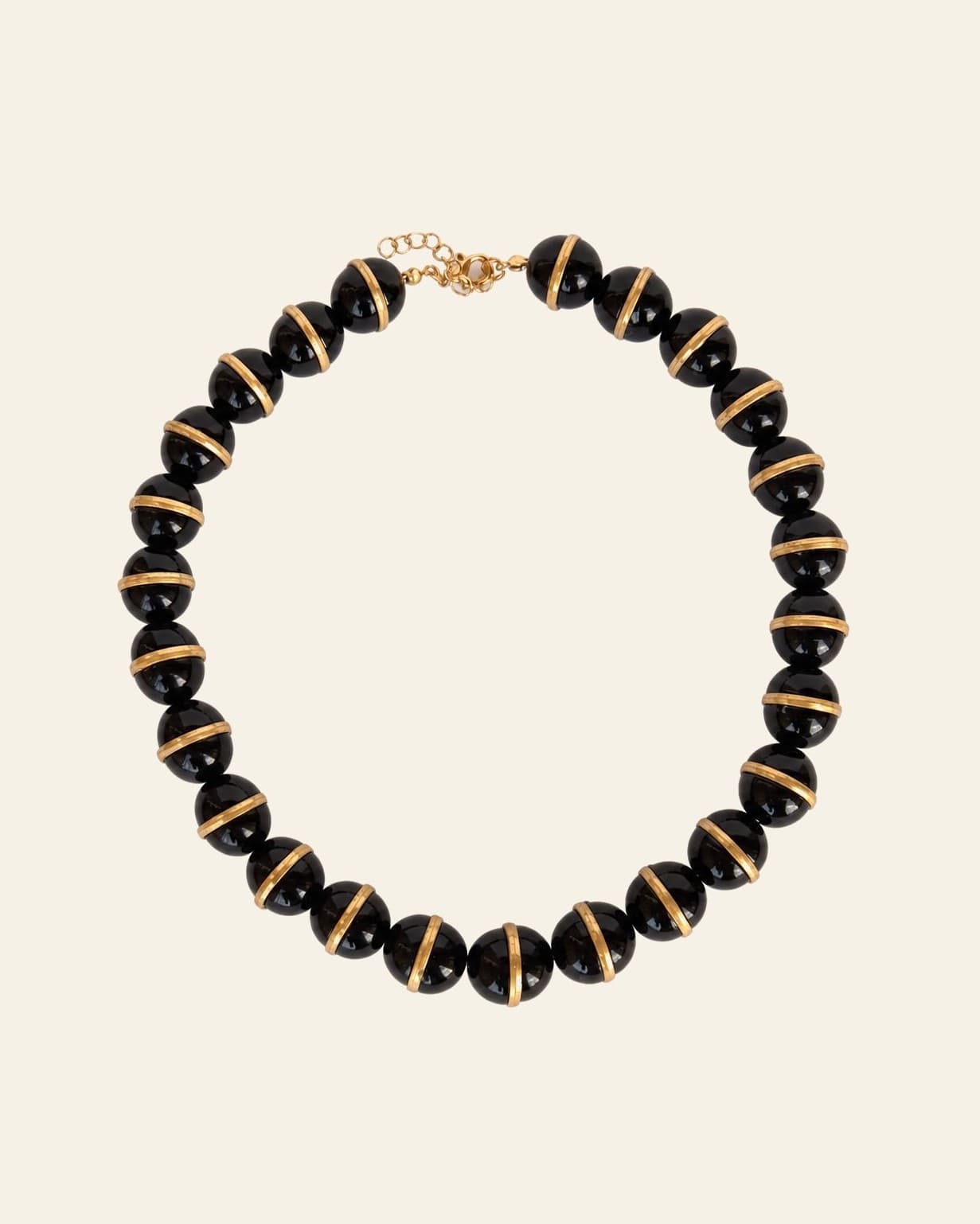 Collar bolas negras — Prenda completa