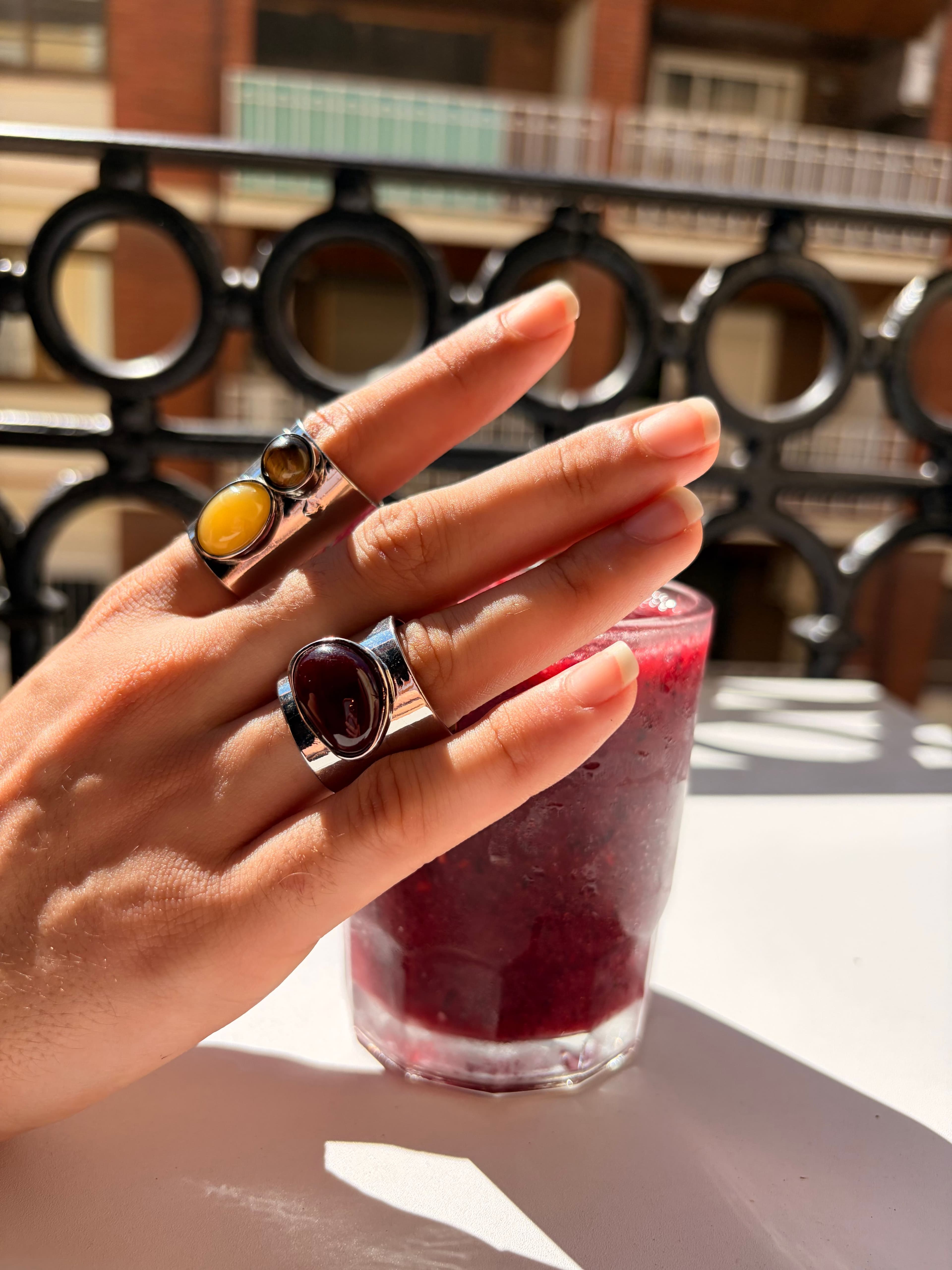 Anillo dos piedras — Detalle