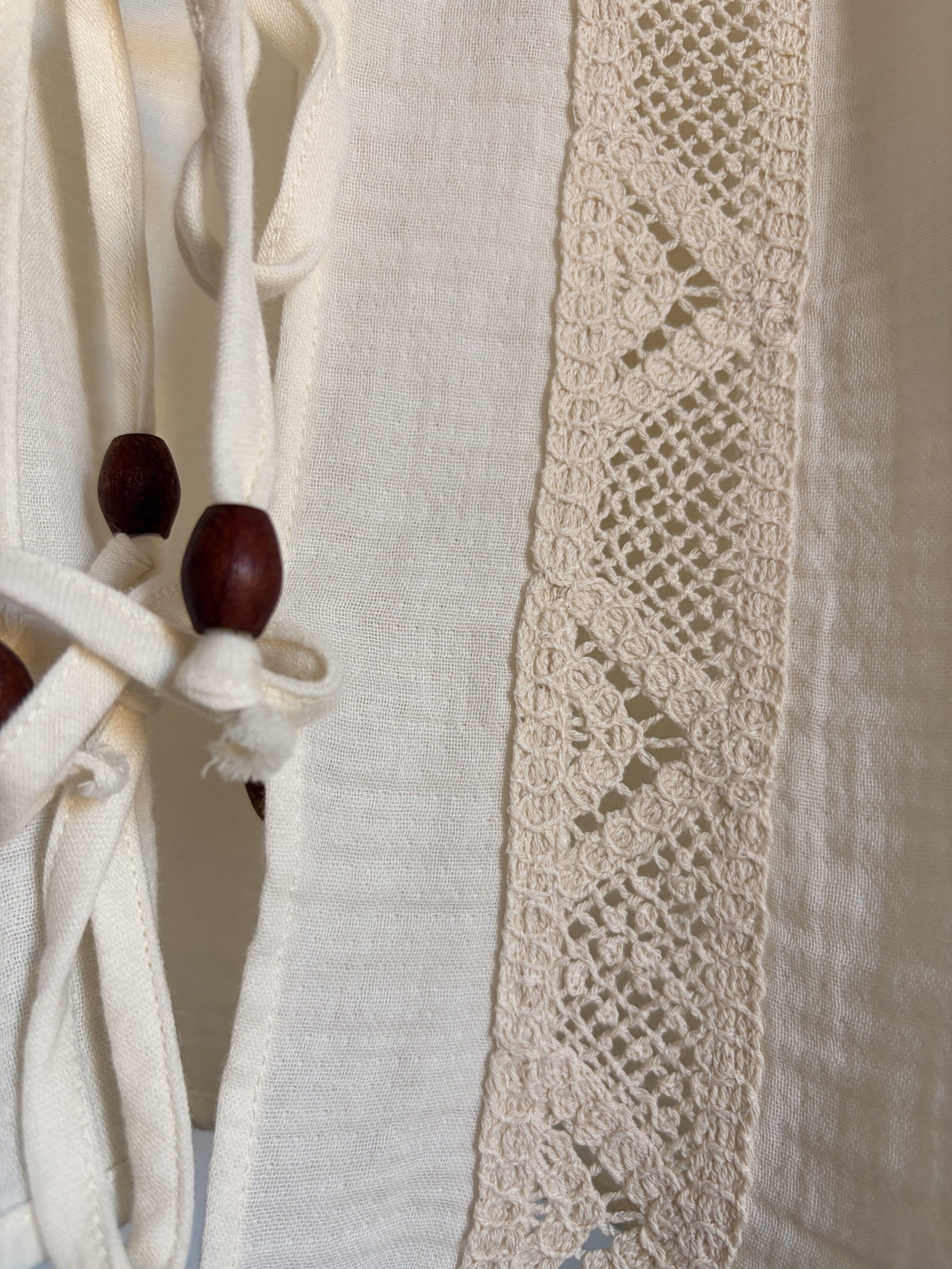 Musculosa con bordados — Detail