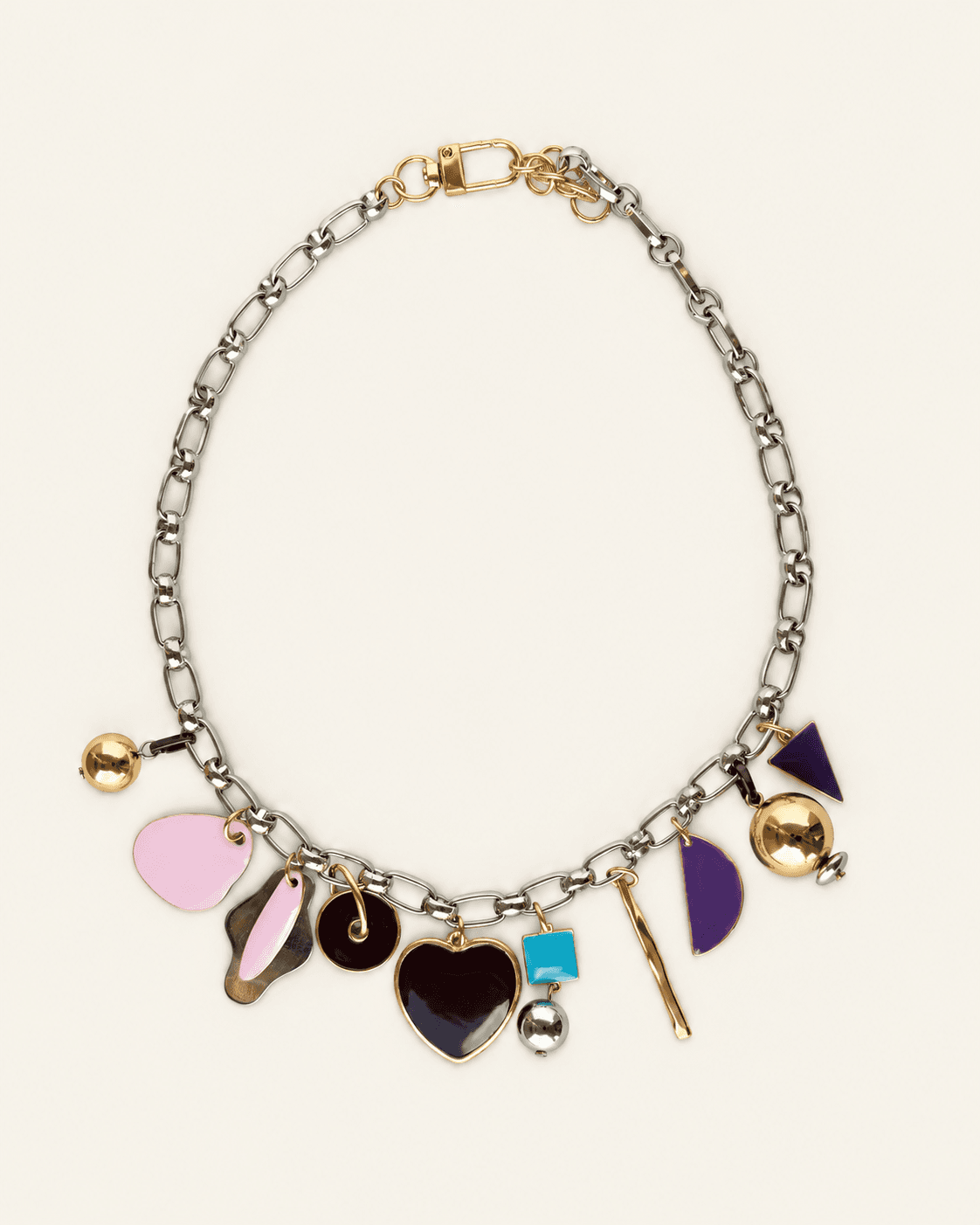 Collar varios dijes — Prenda completa